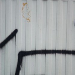 HALT SCHAU MAL, 2008, naklejka na różnych powierzchniach w ramach prezentacji galerii Kronika w Bytomiu w czasie  5. Berlin Biennale