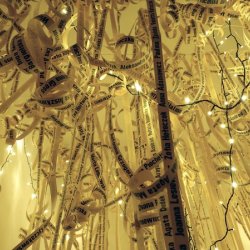 „Raz na jakiś czas, wersja polska, 2017, instalacja tekstowo- świetlna w czasie wystawy Polki, patriotki, rebeliantki: girlandy z nazwiskami artystek, pisarek, kompozytorek, reżyserek, działaczek społecznych i politycznych, Galeria Miejska Arsenał, Poznań