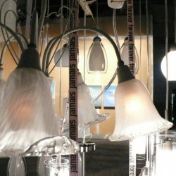 JAMAIS FOREVER, 2009, instalacja-lampa, w czasie wystawy „Serce to samotny myśliwy/Le coeur est un chasseur solitaire, Gare Saint-Sauveur, Lille, Francja (detal).