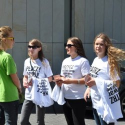 „Cytaty za darmo”, projekty gadżetów do rozdawania na ulicach Lublina: ulotki, koszulki i balony. Cytaty z Guy Deborda z adnotacjami. Festiwal sztuki w przestrzeni publicznej, Open City, Lublin 2010.