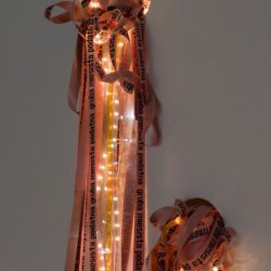 „Materia malarska”, 2009, instalacja tekstowa, w czasie wystawy „Malarz napisał”, Galeria Appendix, Warszawa (detal).