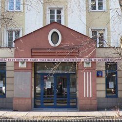 2011 instalacja tekstowa w przestrzeni publicznej, galeria Kordegarda i budynek Narodowego Centrum Kultury, Warszawa