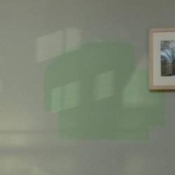 „Zwycięstwo”, 2011, instalacja na klatce schodowej Muzeum Sztuki w Łodzi  w czasie wystawy „Oczy szukają głowy do zamieszkania”. Wydruki z tekstem Katarzyny Kobro po polsku i rosyjsku; tło dźwiękowe: Andrzej Juszczyk.