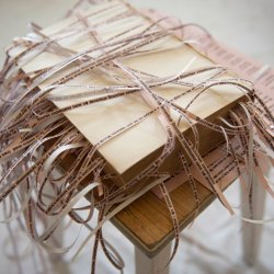 „Stracone złudzenia”, 2009, kolaż cytatów z Guy Deborda na „Straconych złudzeniach Balzaka, wystawa „Sztuka z od-zysku”, Zachęta, Warszawa.