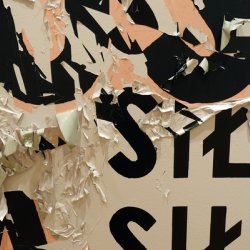 „Siła chaosu, 2017, instalacja tekstowa w czasie wystawy indywidualnej Pary wyrazów w galerii BWA Olsztyn