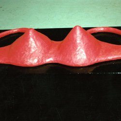 Biustonosz, 1997, plastelina, ok. 30x100x 15cm