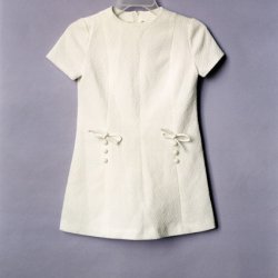 Mała biała sukienka, 2002, 130x 110 cm