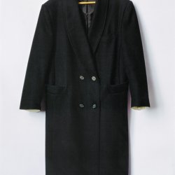 Czarny płaszcz, 2002, 170x125 cm